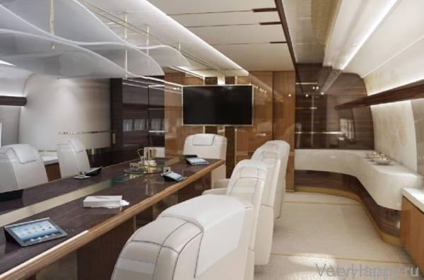 Boeing 747-8 VIP (7 фото + видео)
