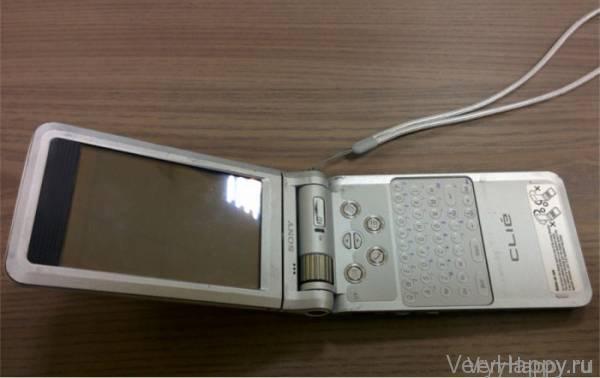 Знакомство с крутым гаджетом начала 2000-х от компании Sony (8 фото)